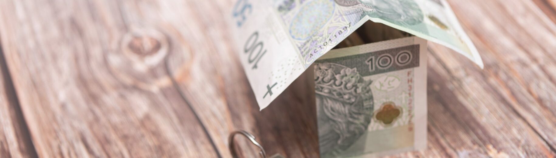 Ile wkładu własnego przy kredycie 300 tys.?